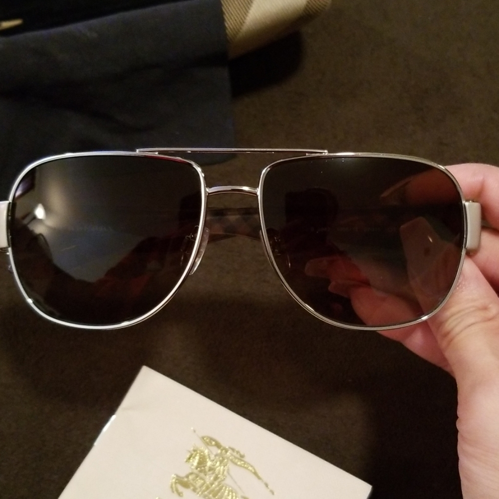 Burberry aviator sunglasses